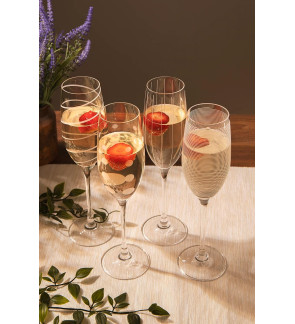 Mikasa:  Set van 4 champagnefluiten 25 cl